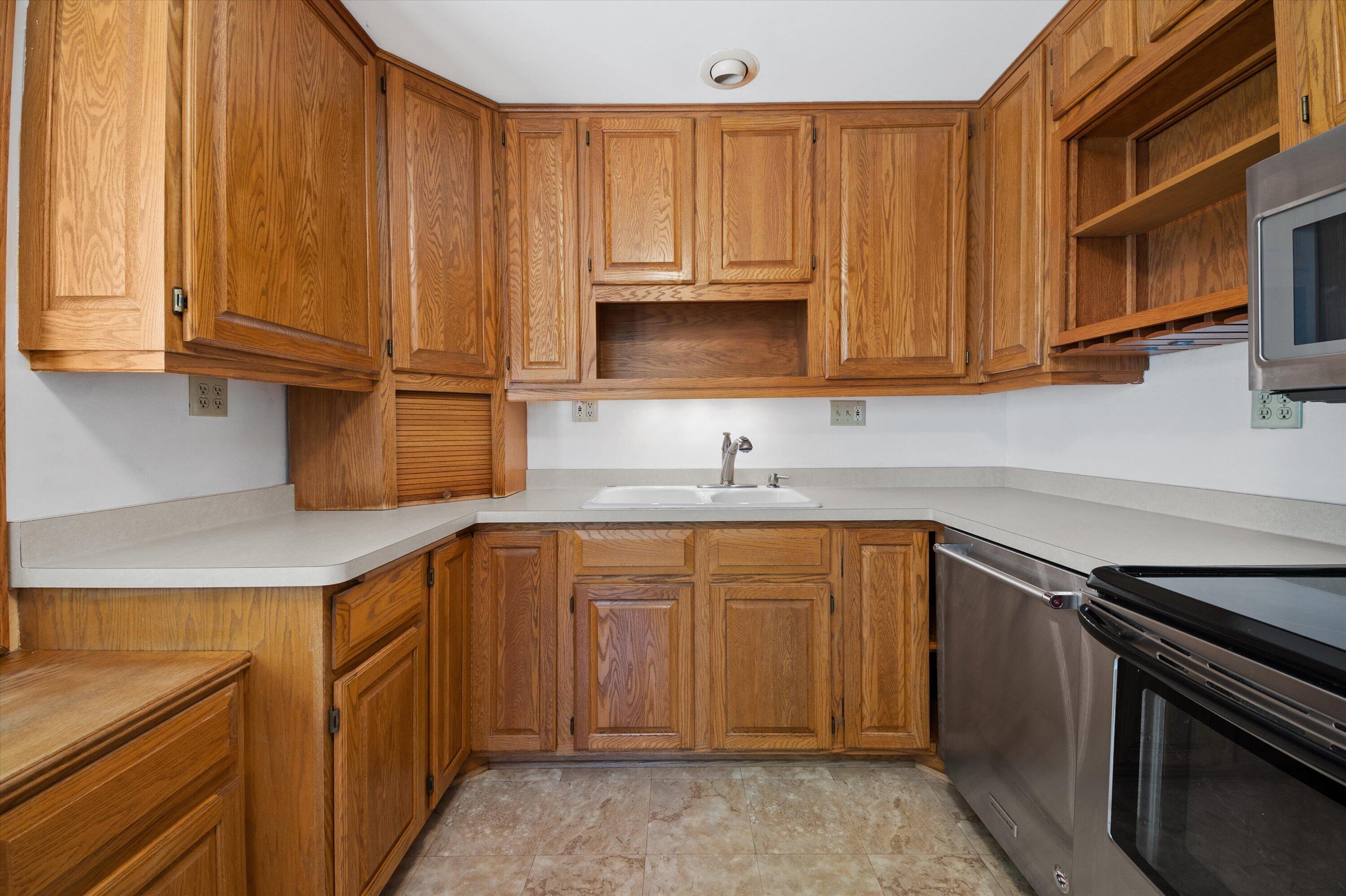 2510 Bittersweet Court Caledonia, WI 53402 - Photo 8 of 29 07-DSC9811