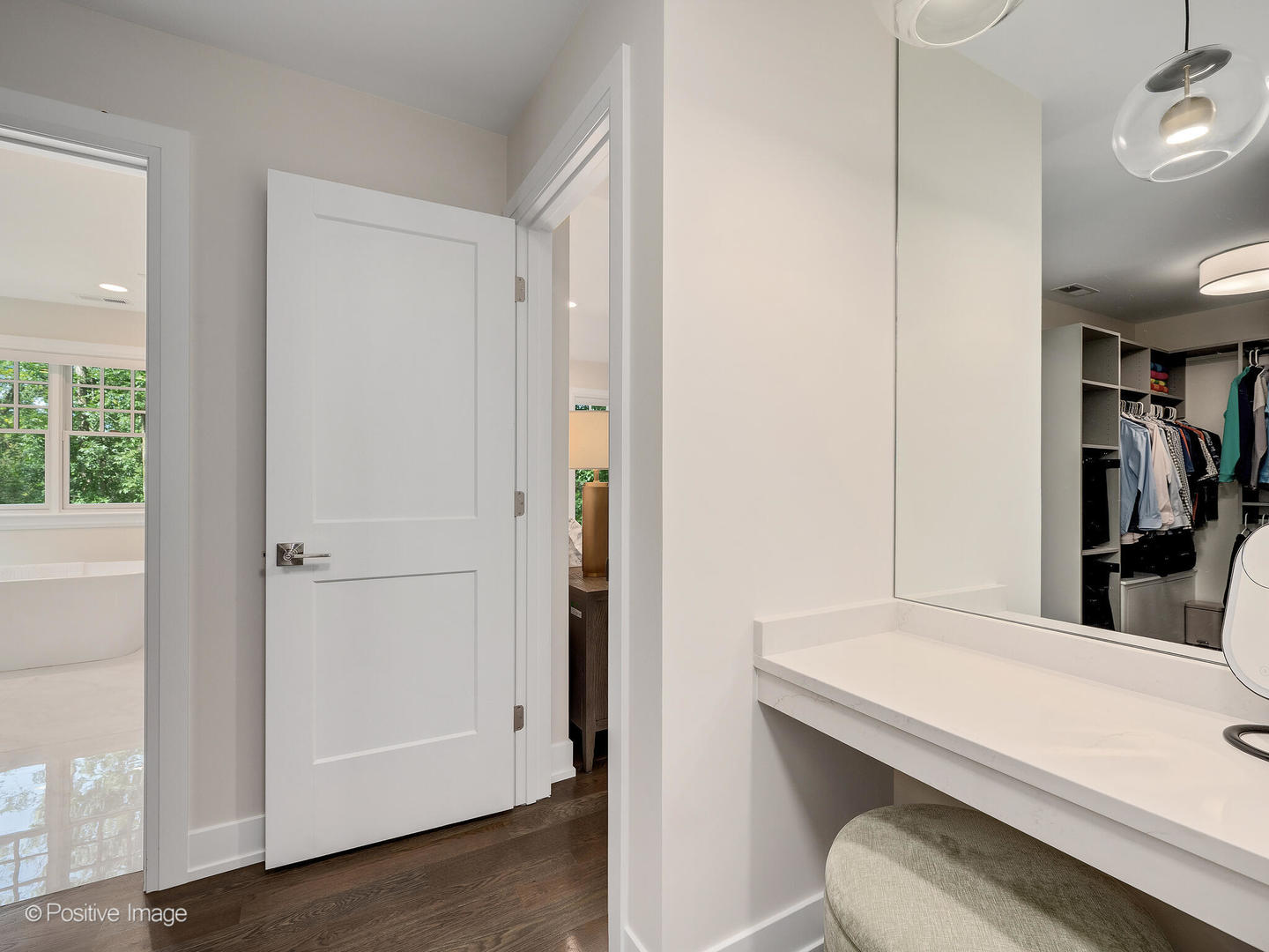 1150 Highland Avenue Lake Forest, IL 60045 - Photo 34 of 63 a room with a bed and a mirror