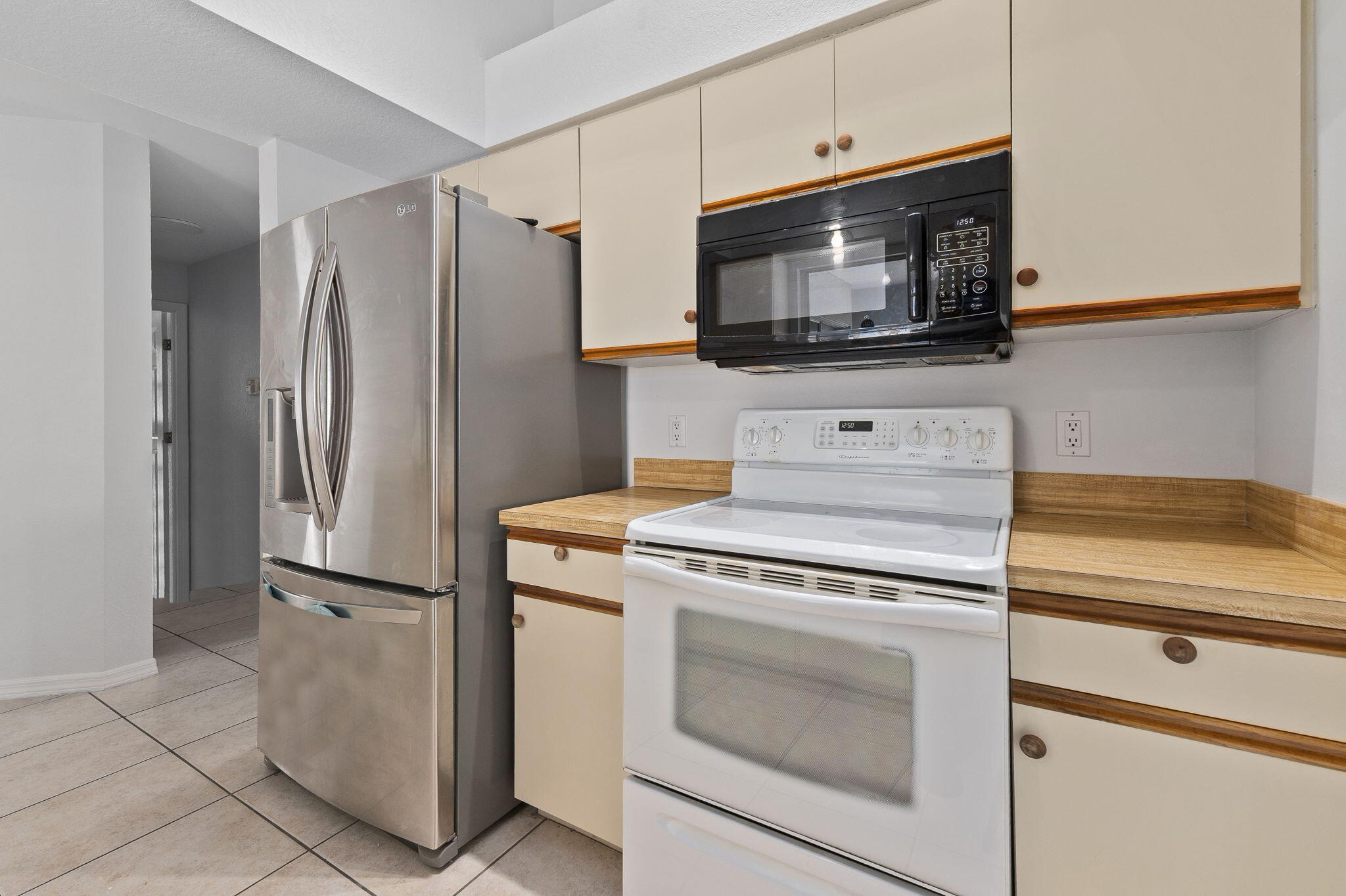 2452 Southwest Fair Isle Road Port St. Lucie, FL 34987 - Photo 10 of 52 11-web-or-mls-DSC04268