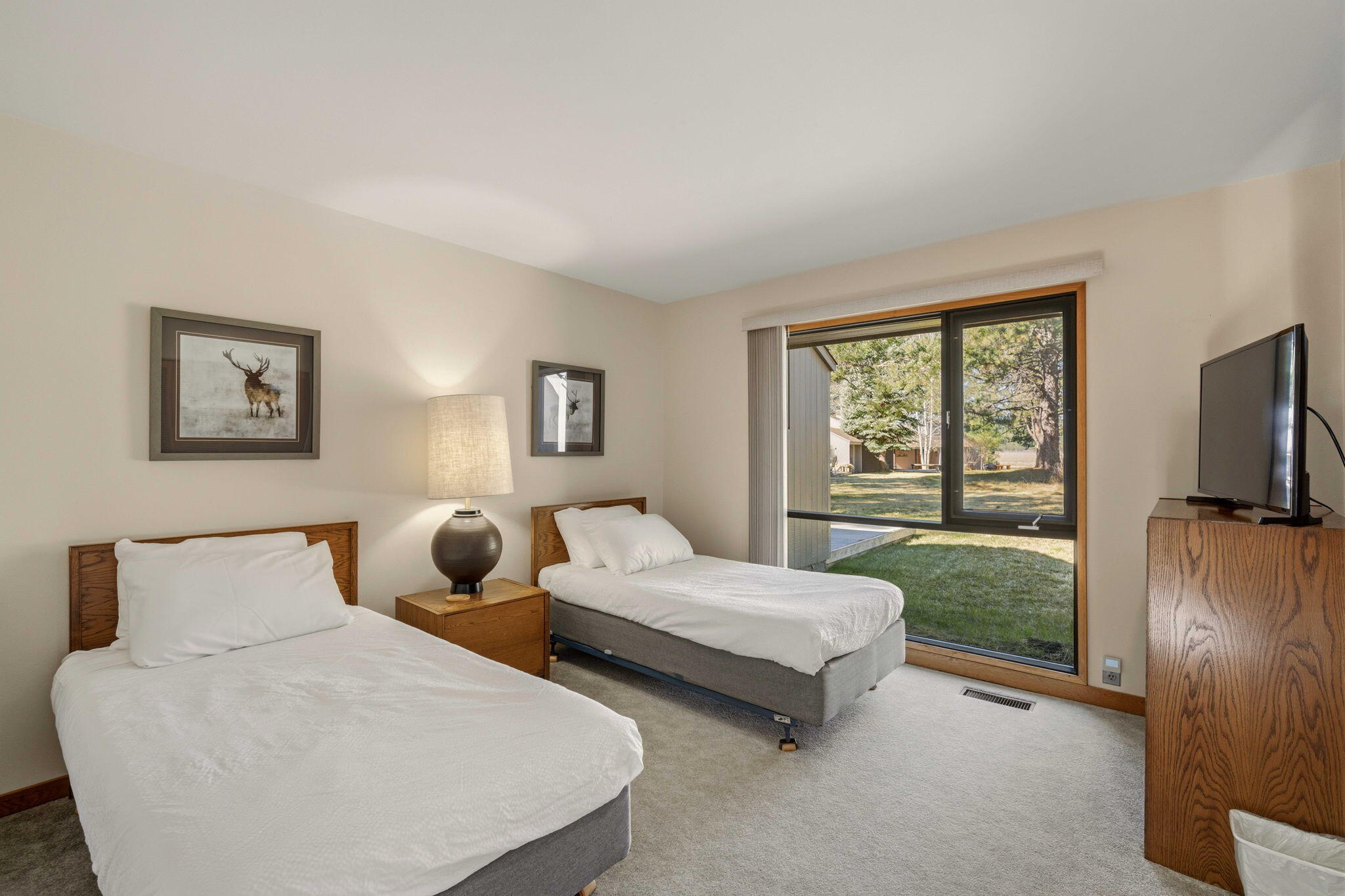 57258 Island Road, Unit 58 Sunriver, OR 97707 - Photo 22 of 30 22-web-or-mls-58 Meadow House-22
