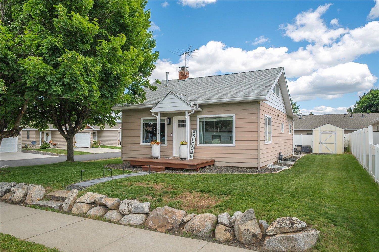 517 South Felts Road Spokane Valley, WA 99206 - Photo 2 of 21