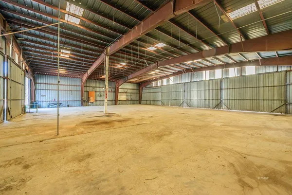 a view of a indoor backyard