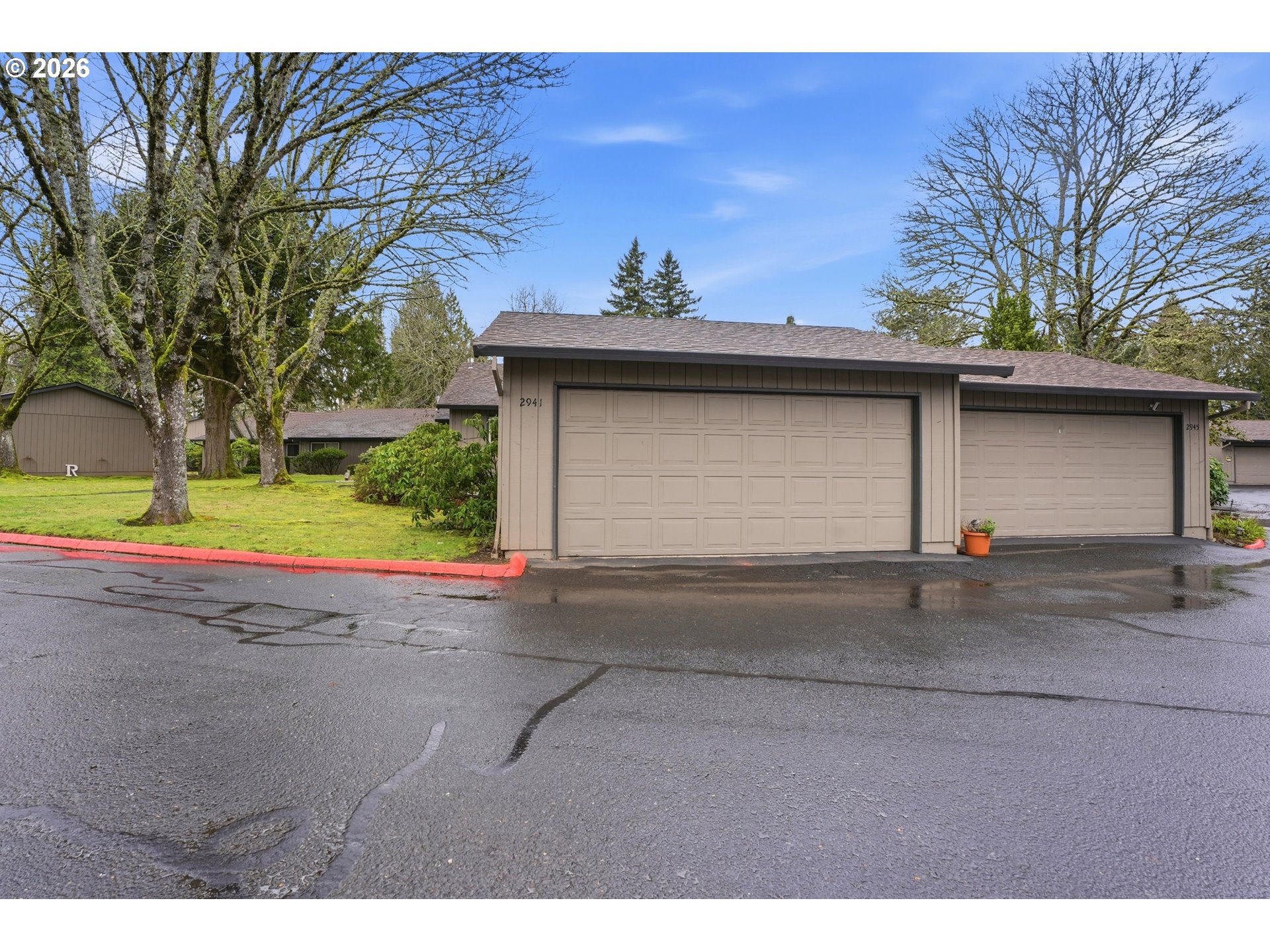 2941 Northeast 13th Street Gresham, OR 97030 - Photo 2 of 32 Garage