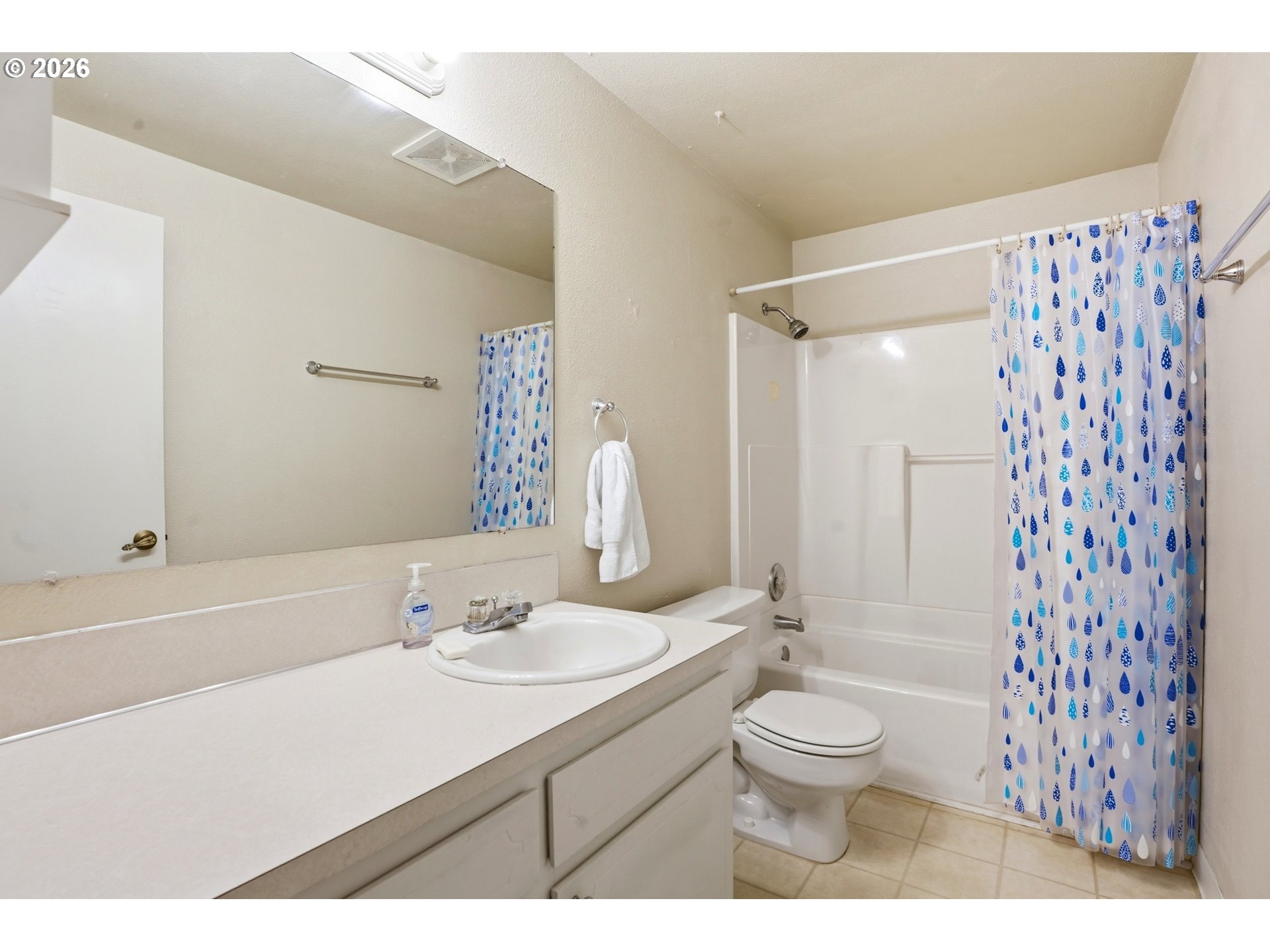 2941 Northeast 13th Street Gresham, OR 97030 - Photo 23 of 32 Bathroom