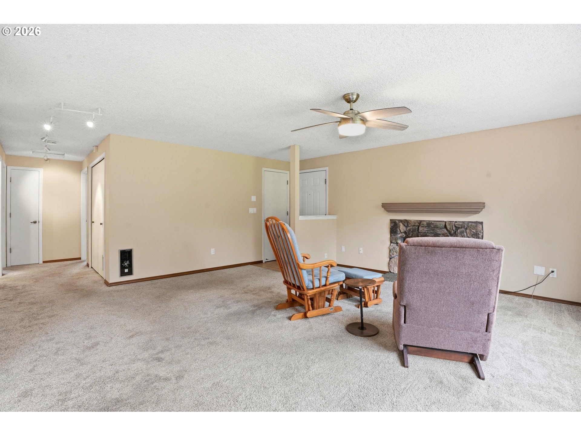 2941 Northeast 13th Street Gresham, OR 97030 - Photo 10 of 32 Living Room