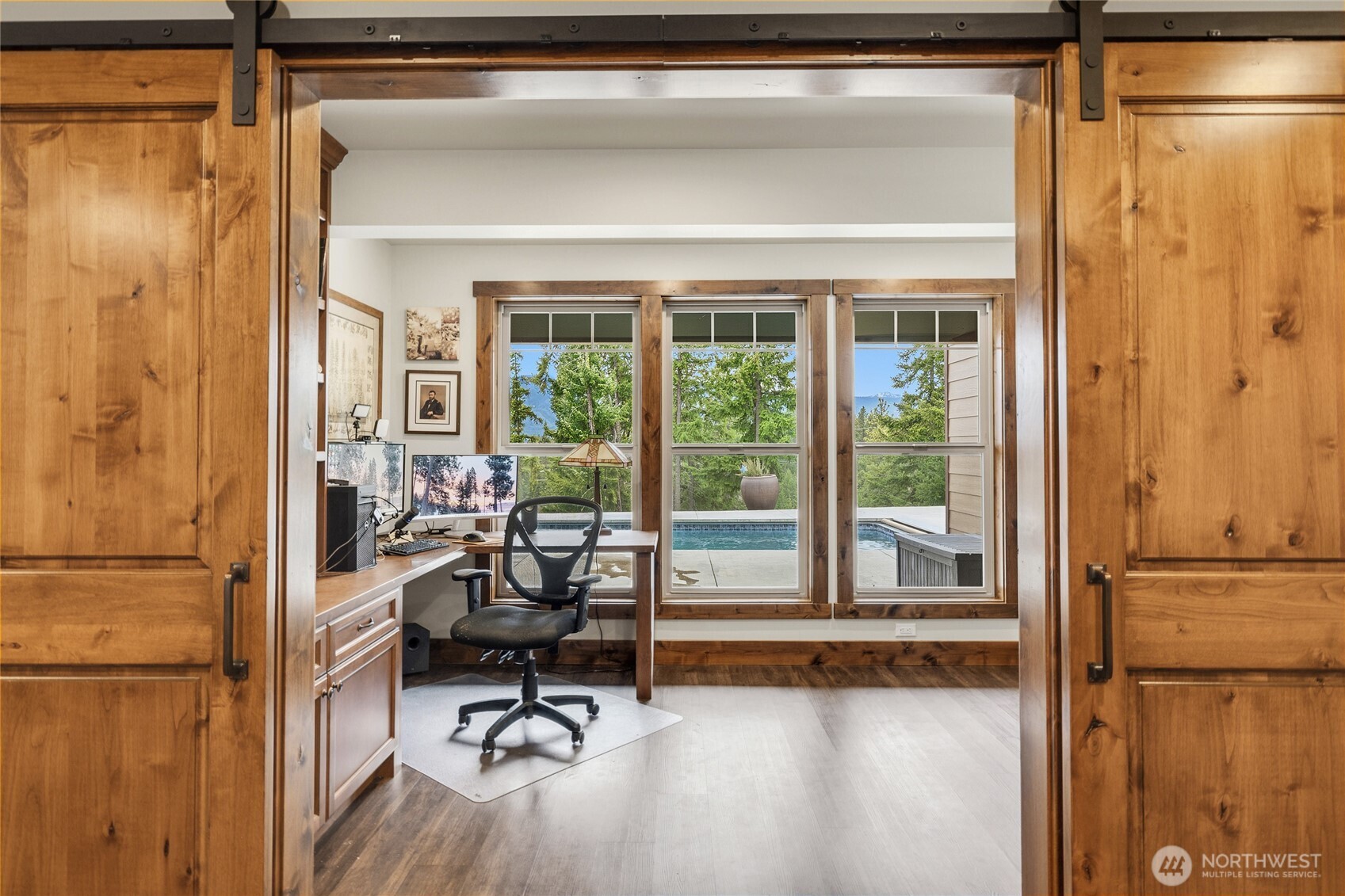 421 Meadow Ridge Drive Cle Elum, WA 98922 - Photo 24 of 39 a view of a workspace with furniture and a window