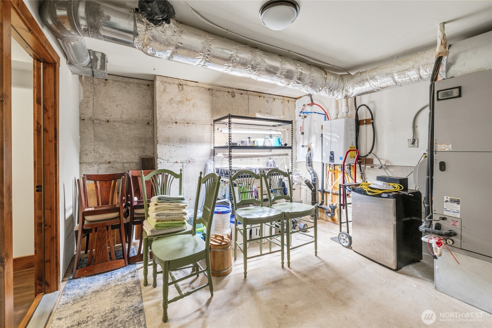 421 Meadow Ridge Drive Cle Elum, WA 98922 - Photo 39 of 39 a dining room with furniture and window