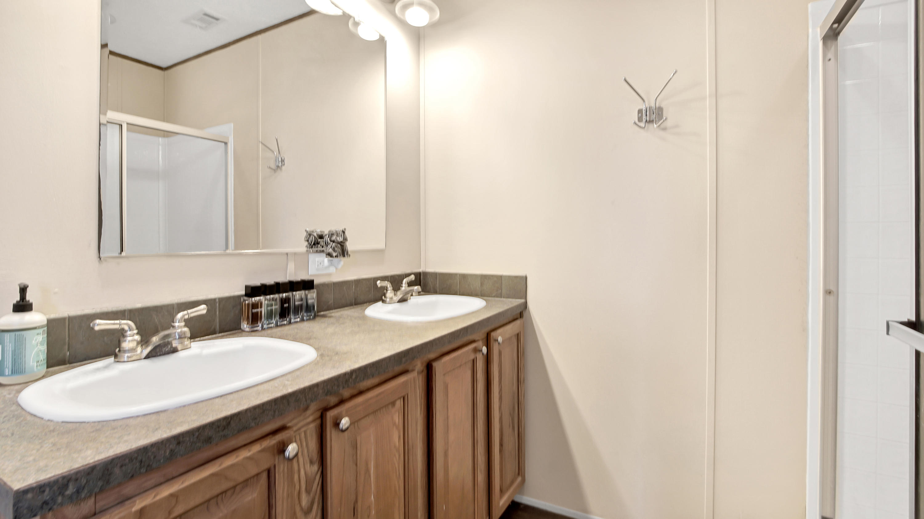 230 Hemlock Road DeFuniak Springs, FL 32435 - Photo 8 of 16 Master Bathroom