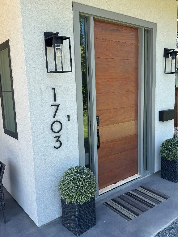 1703 Piedmont Avenue Austin, TX 78757 - Photo 4 of 37 a bathroom with a sink and a mirror