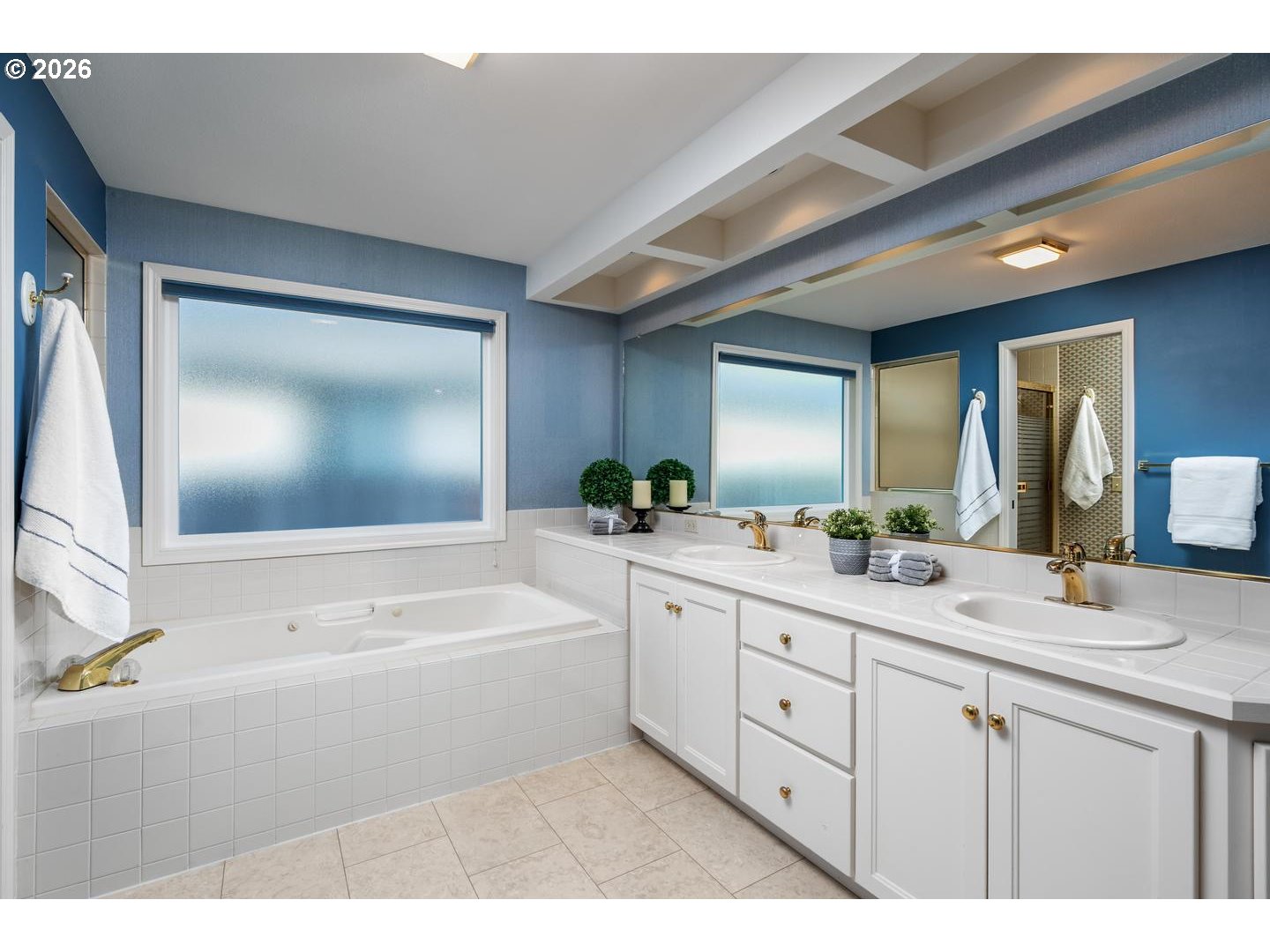12664 Southwest Bexley Lane Portland, OR 97224 - Photo 23 of 48 Owner's Suite Bathroom