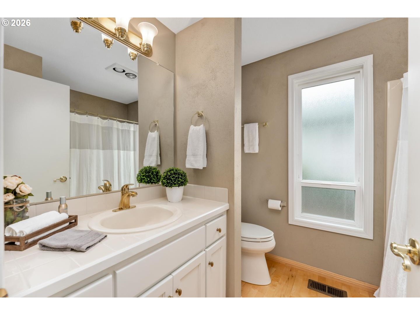 12664 Southwest Bexley Lane Portland, OR 97224 - Photo 28 of 48 Bathroom
