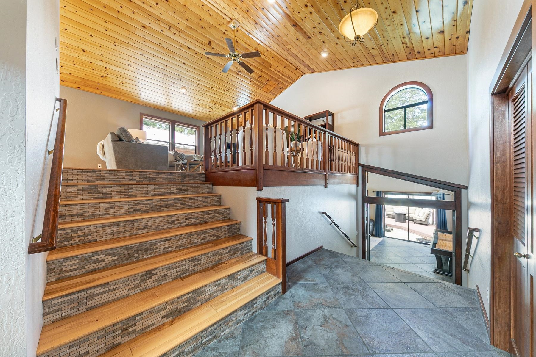 14676 Tyrol Road Truckee, CA 96161 - Photo 4 of 28