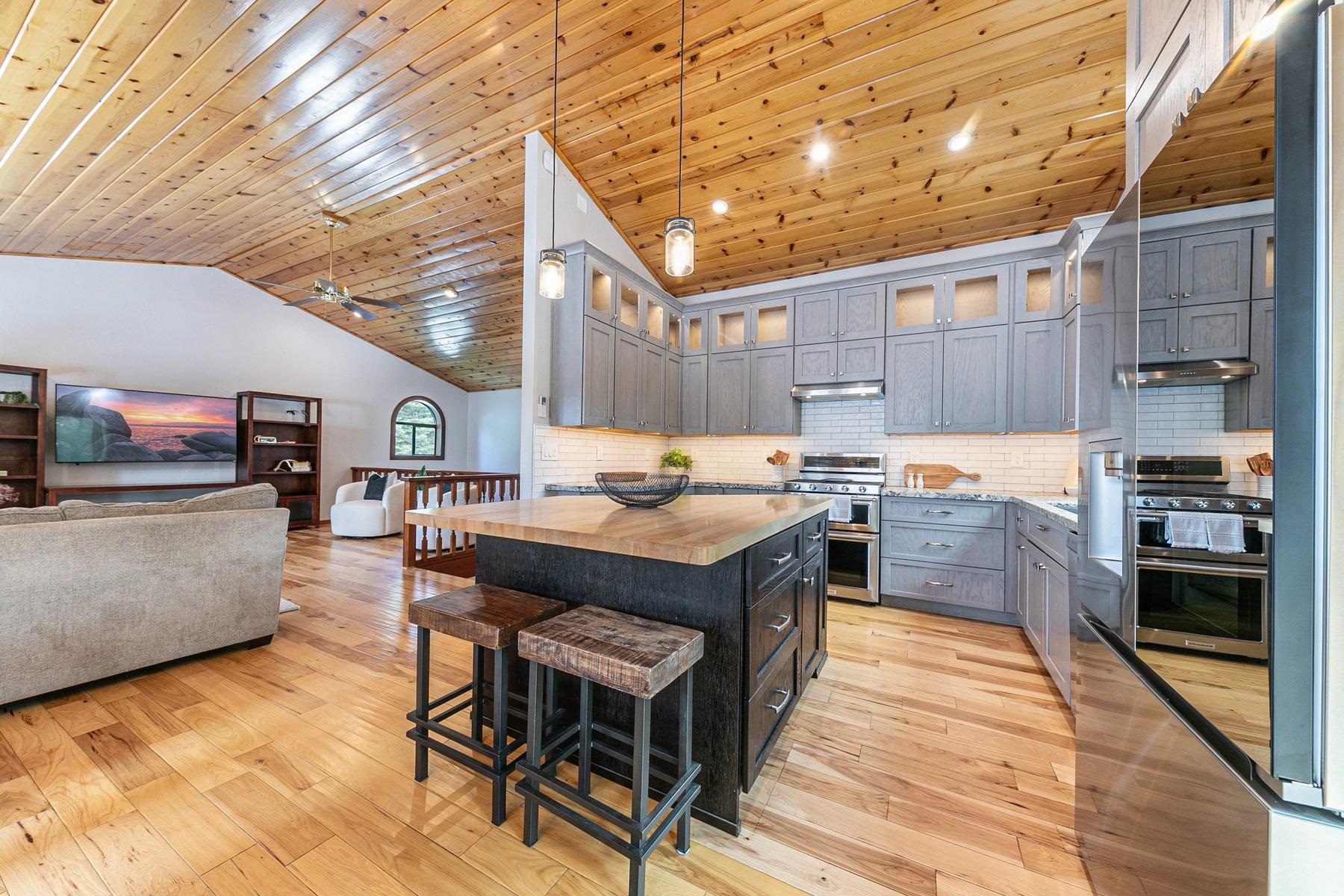 14676 Tyrol Road Truckee, CA 96161 - Photo 9 of 28