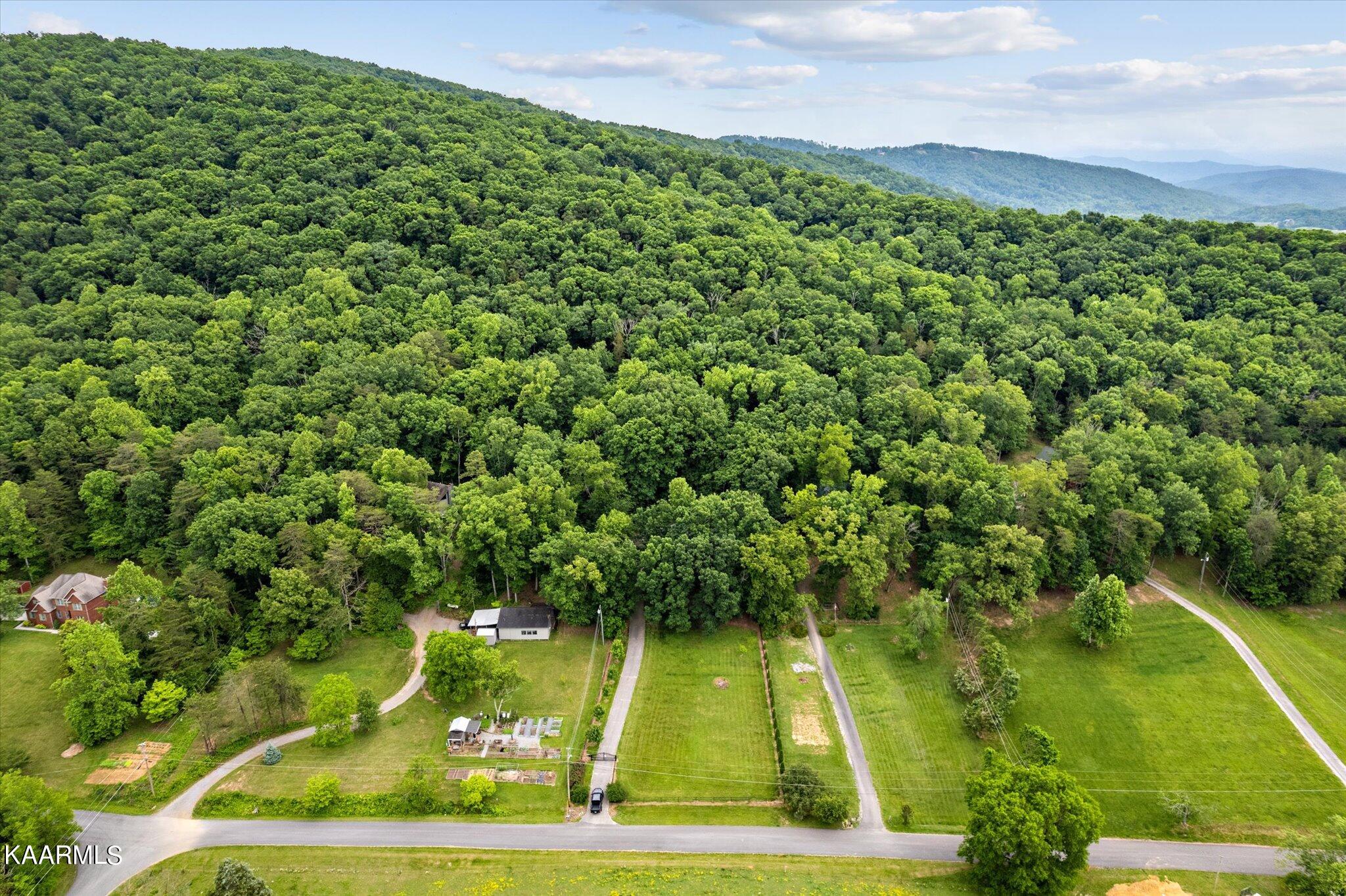 450 Kelly Hills Road, Sevierville, TN 37876 Compass