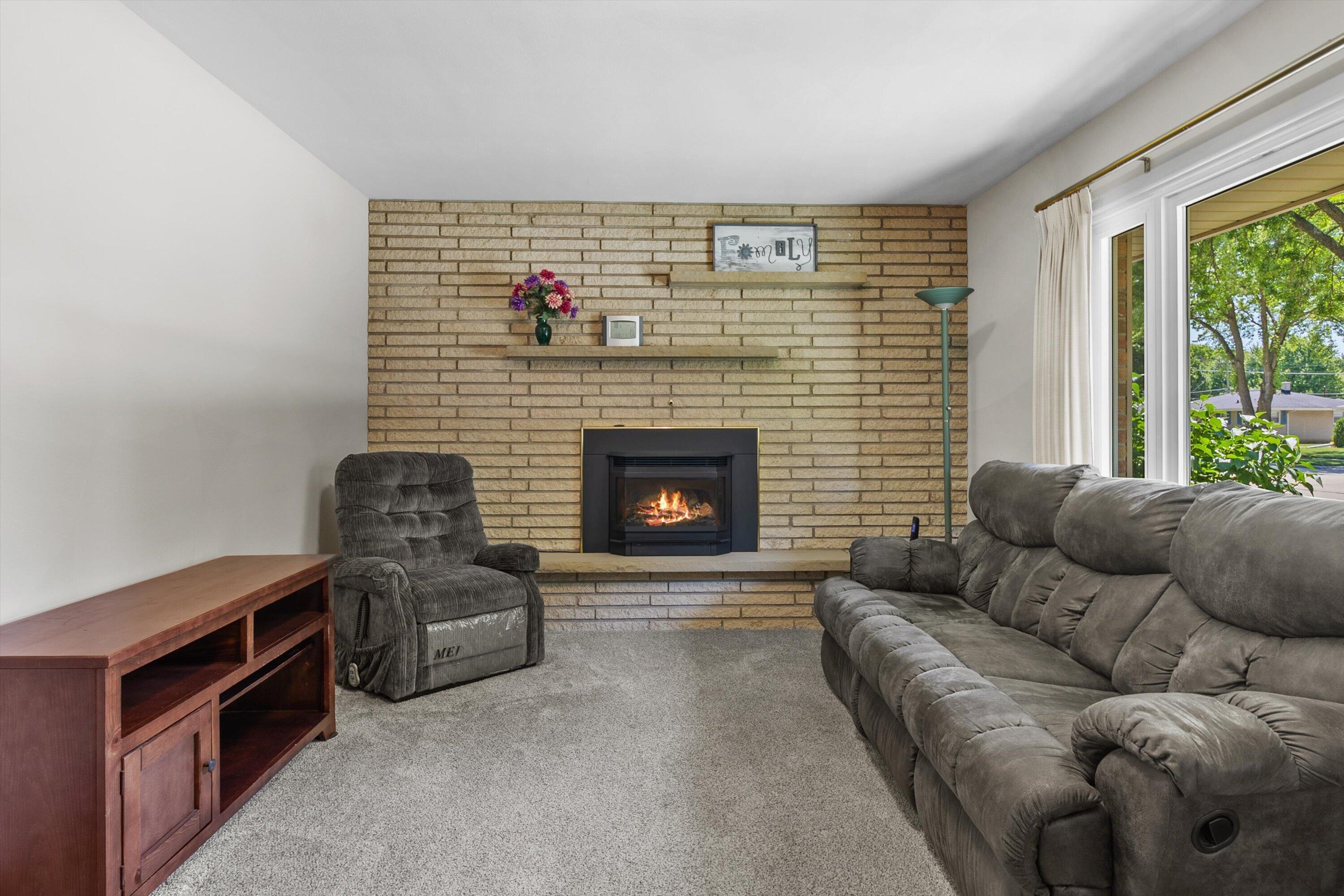 3801 Charles Street Racine, WI 53402 - Photo 3 of 28 11-E6A9323