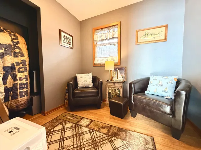 $325,000 | 1111 West Lake Avenue, Worthington, MN 56187