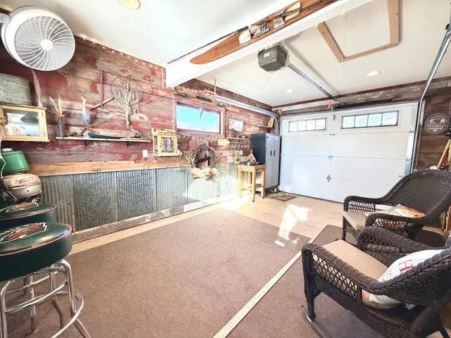 $325,000 | 1111 West Lake Avenue, Worthington, MN 56187