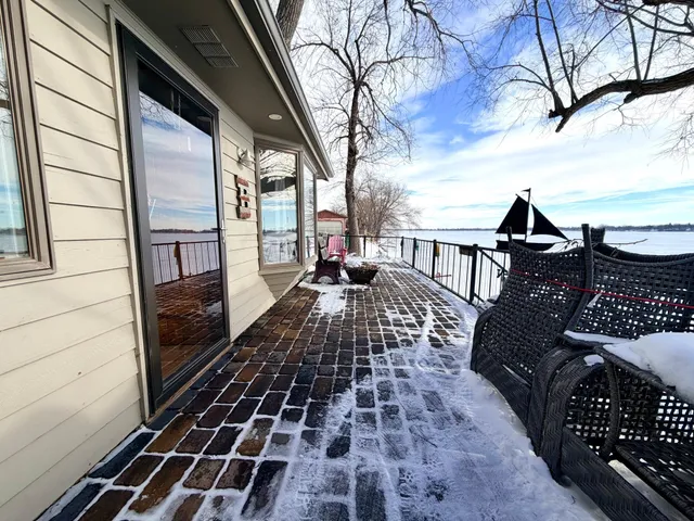 $325,000 | 1111 West Lake Avenue, Worthington, MN 56187