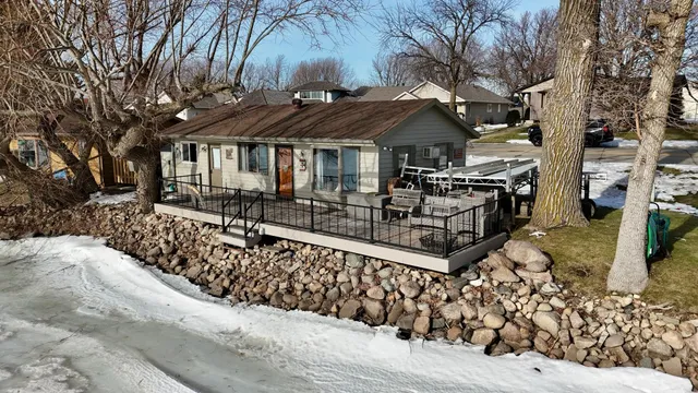 $325,000 | 1111 West Lake Avenue, Worthington, MN 56187