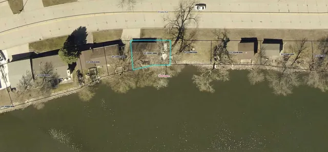 $325,000 | 1111 West Lake Avenue, Worthington, MN 56187