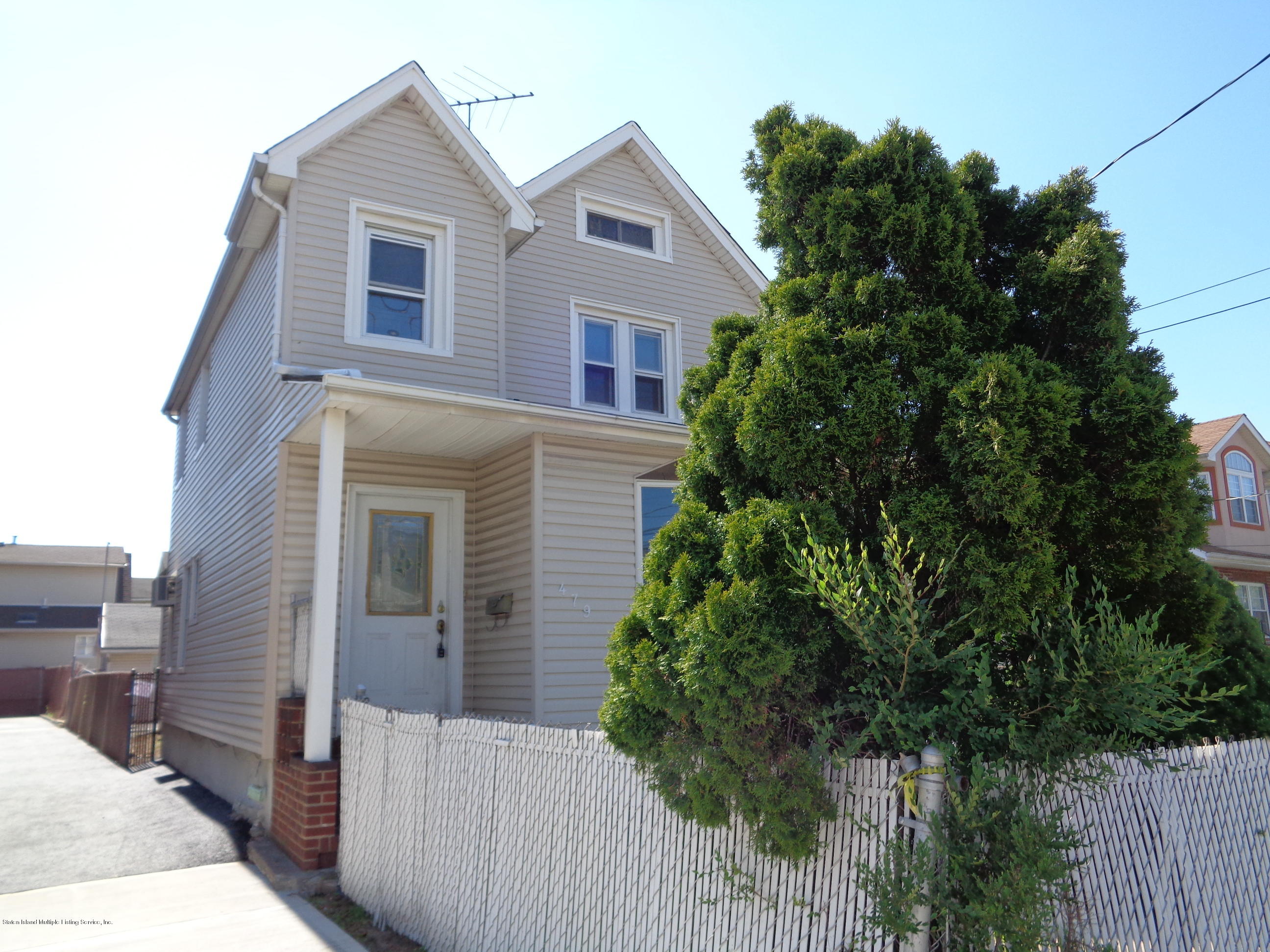 479 Morningstar Road Staten Island, NY 10303 - Photo 3 of 23 2020-06-22 10.04.20