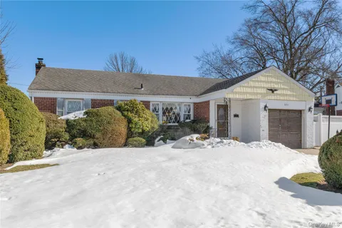 $898,000 | 851 Hemlock Street, Franklin Square, NY 11010