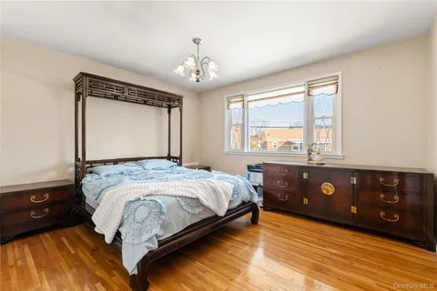 $898,000 | 851 Hemlock Street, Franklin Square, NY 11010
