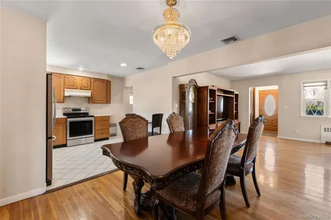 $898,000 | 851 Hemlock Street, Franklin Square, NY 11010