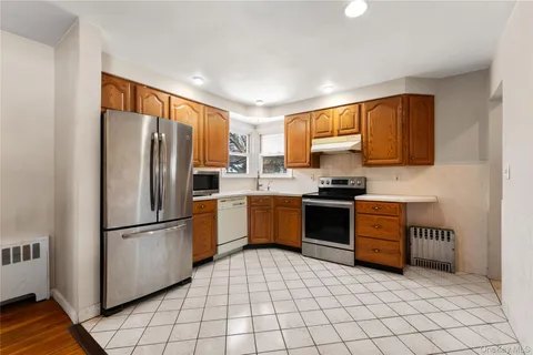 $898,000 | 851 Hemlock Street, Franklin Square, NY 11010