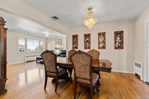 $898,000 | 851 Hemlock Street, Franklin Square, NY 11010