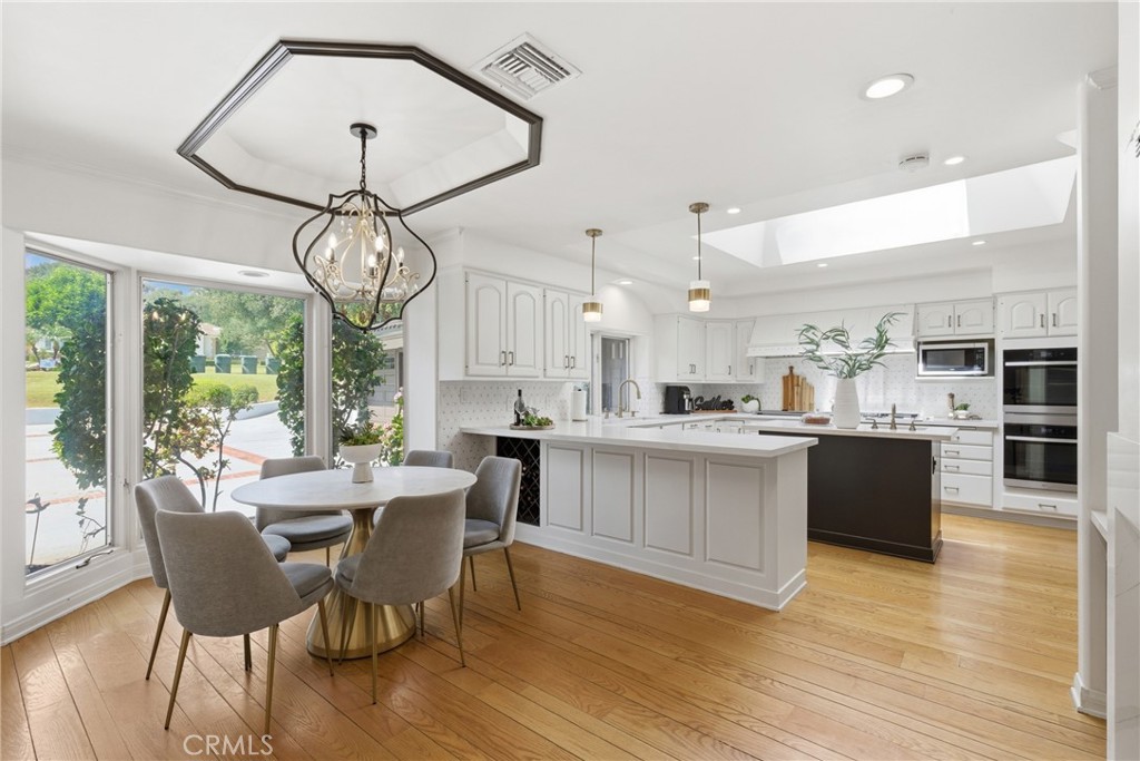 950 Hampton Road Arcadia, CA 91006 - Photo 3 of 35
