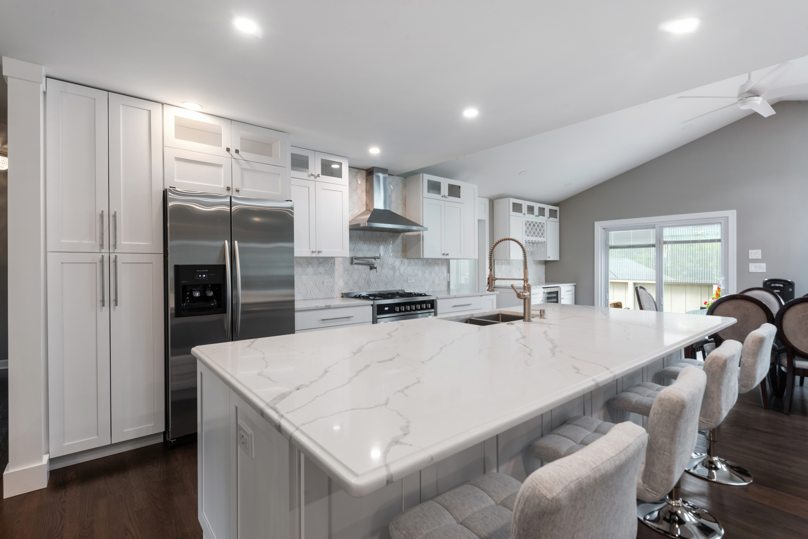 21W310 Ahlstrand Road Lombard, IL 60148 - Photo 4 of 34