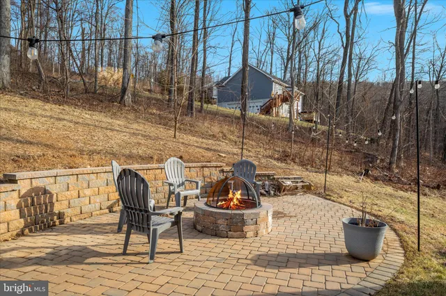 a house view with a outdoor space