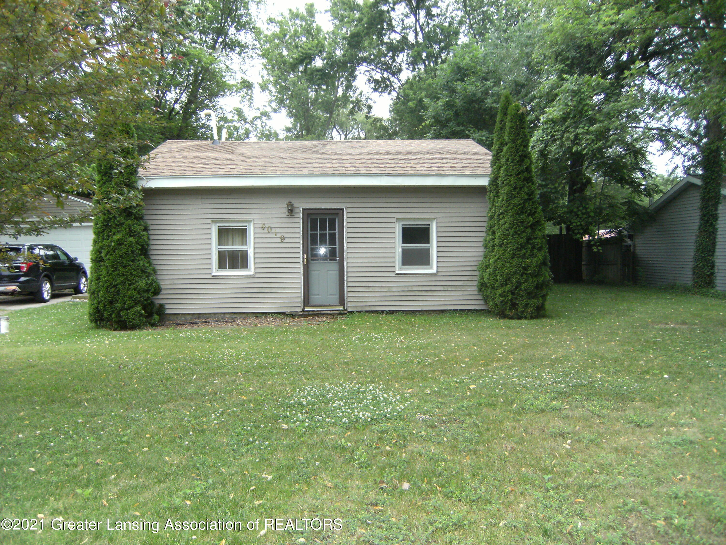 4019 Dell Road Lansing, MI 48911 - Photo 1 of 14 Front