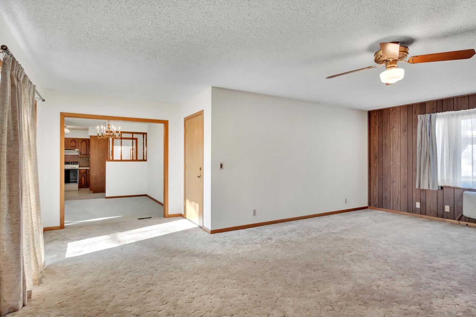 916 Spruce Street Halstead, KS 67056 - Photo 23 of 35