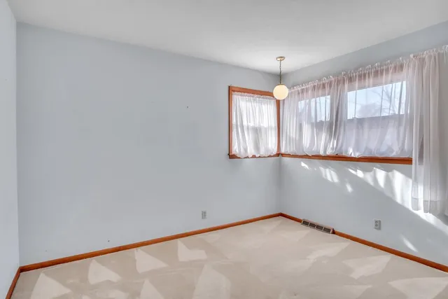 $140,000 | 916 Spruce Street, Halstead, KS 67056