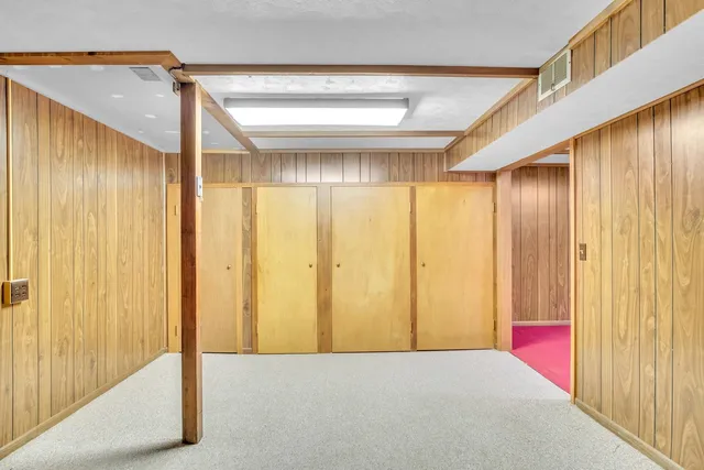 $140,000 | 916 Spruce Street, Halstead, KS 67056