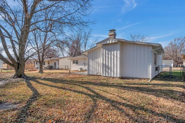 $140,000 | 916 Spruce Street, Halstead, KS 67056