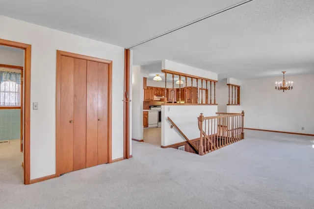 $140,000 | 916 Spruce Street, Halstead, KS 67056