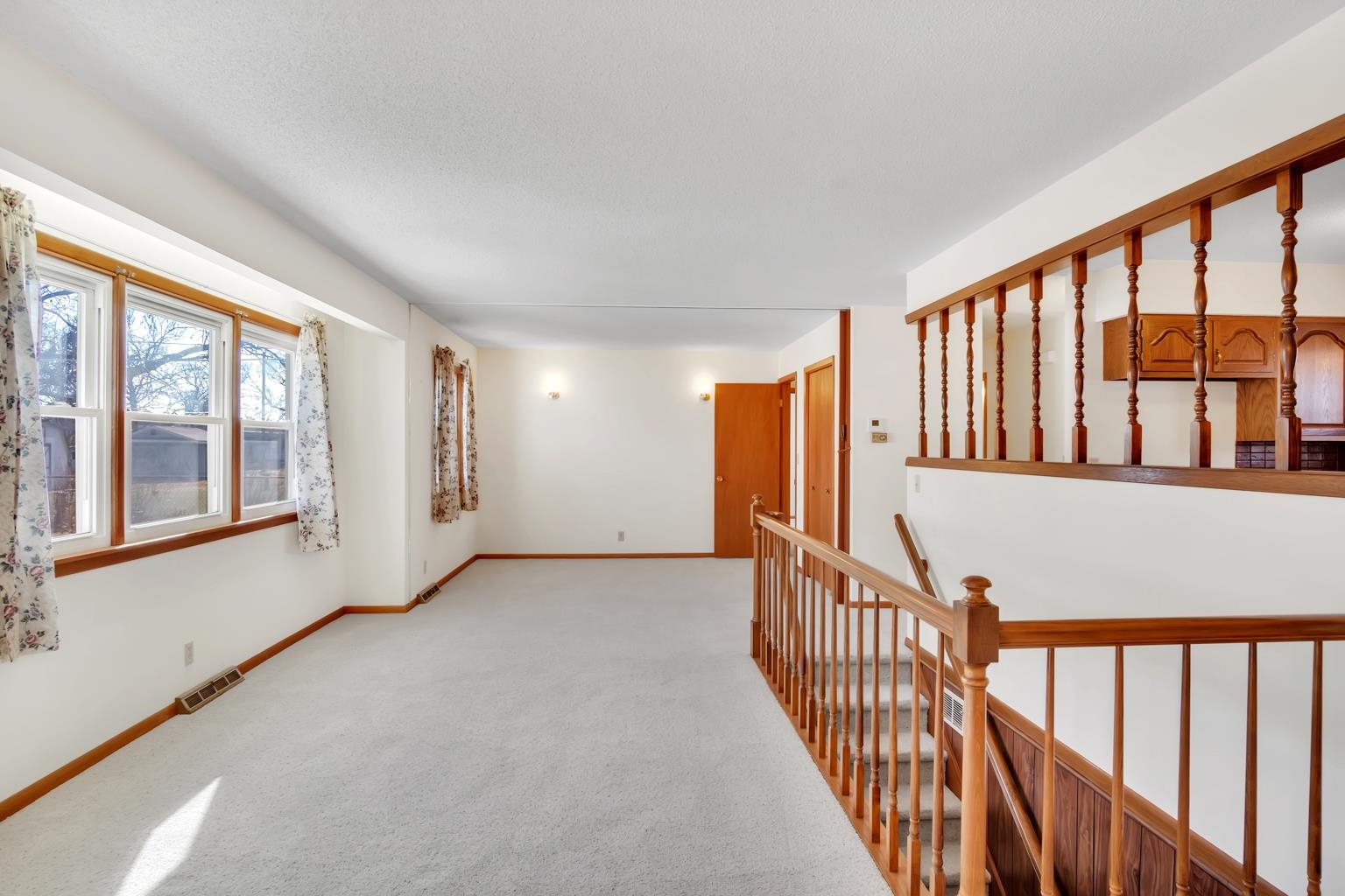 916 Spruce Street Halstead, KS 67056 - Photo 8 of 35