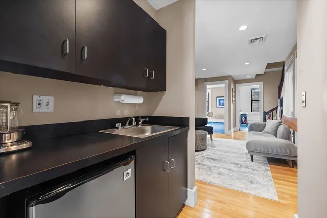 $4,300 | 3-5 Harvard Avenue, Unit 3, Brookline, MA 02446