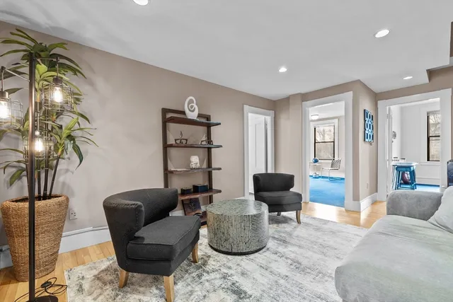 $4,300 | 3-5 Harvard Avenue, Unit 3, Brookline, MA 02446