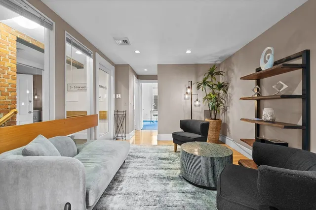$4,300 | 3-5 Harvard Avenue, Unit 3, Brookline, MA 02446