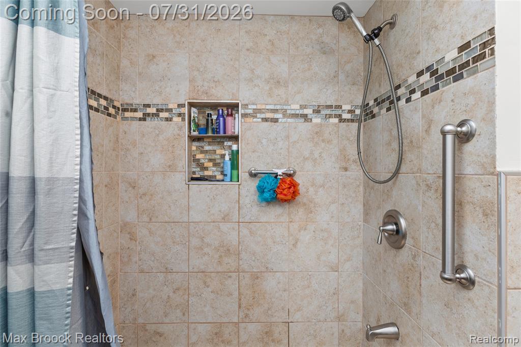 23531 Scotia Road Oak Park, MI 48237 - Photo 15 of 24 Gallery Image 15