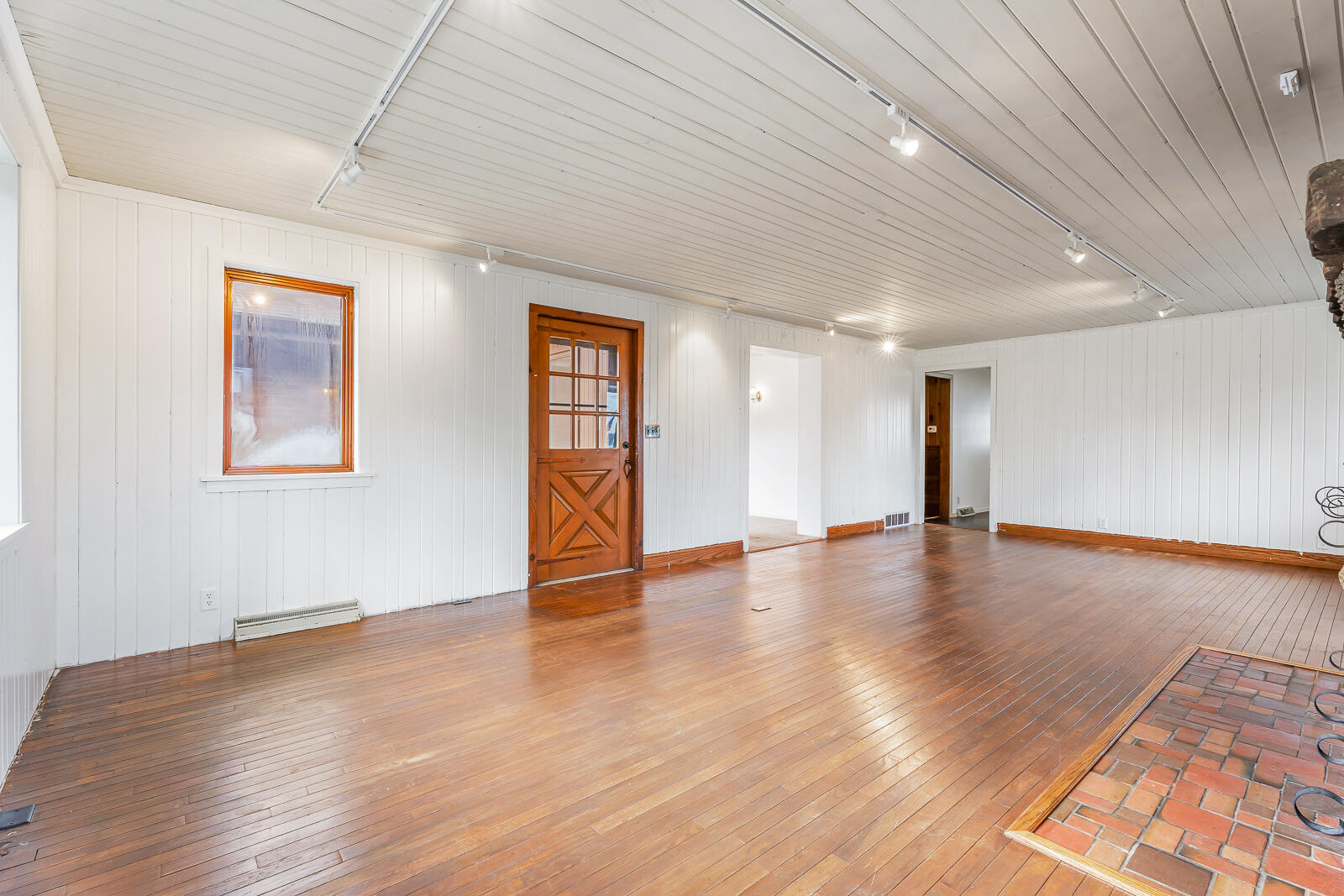 683 Waverly Road La Porte, IN 46350 - Photo 19 of 40 1600x1067