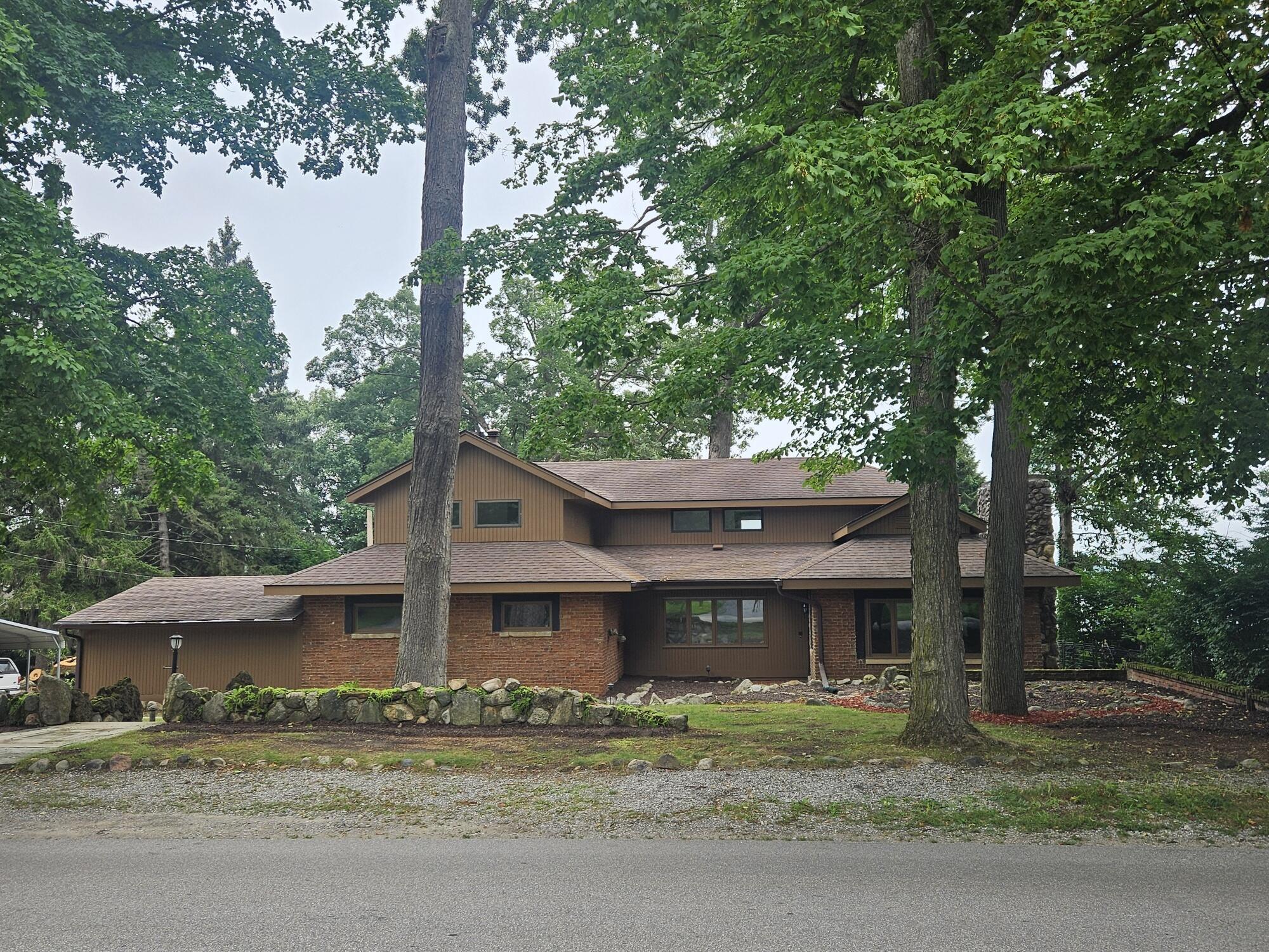 683 Waverly Road La Porte, IN 46350 - Photo 4 of 54 2000x1500