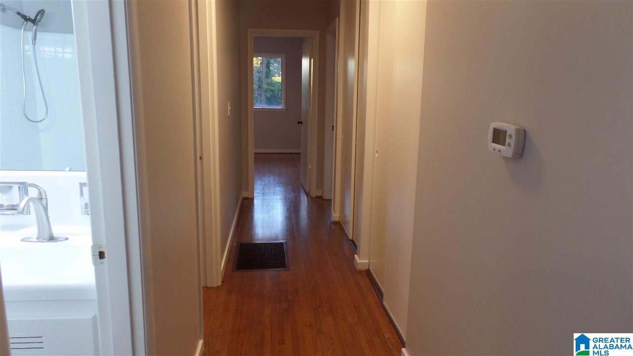 1113 Barnisdale Road Birmingham, AL 35235 - Photo 4 of 32