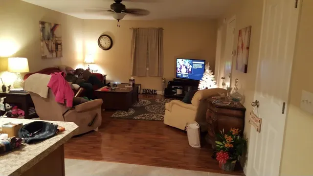 $299,900 | 407 West Pike Street, Vevay, IN 47043