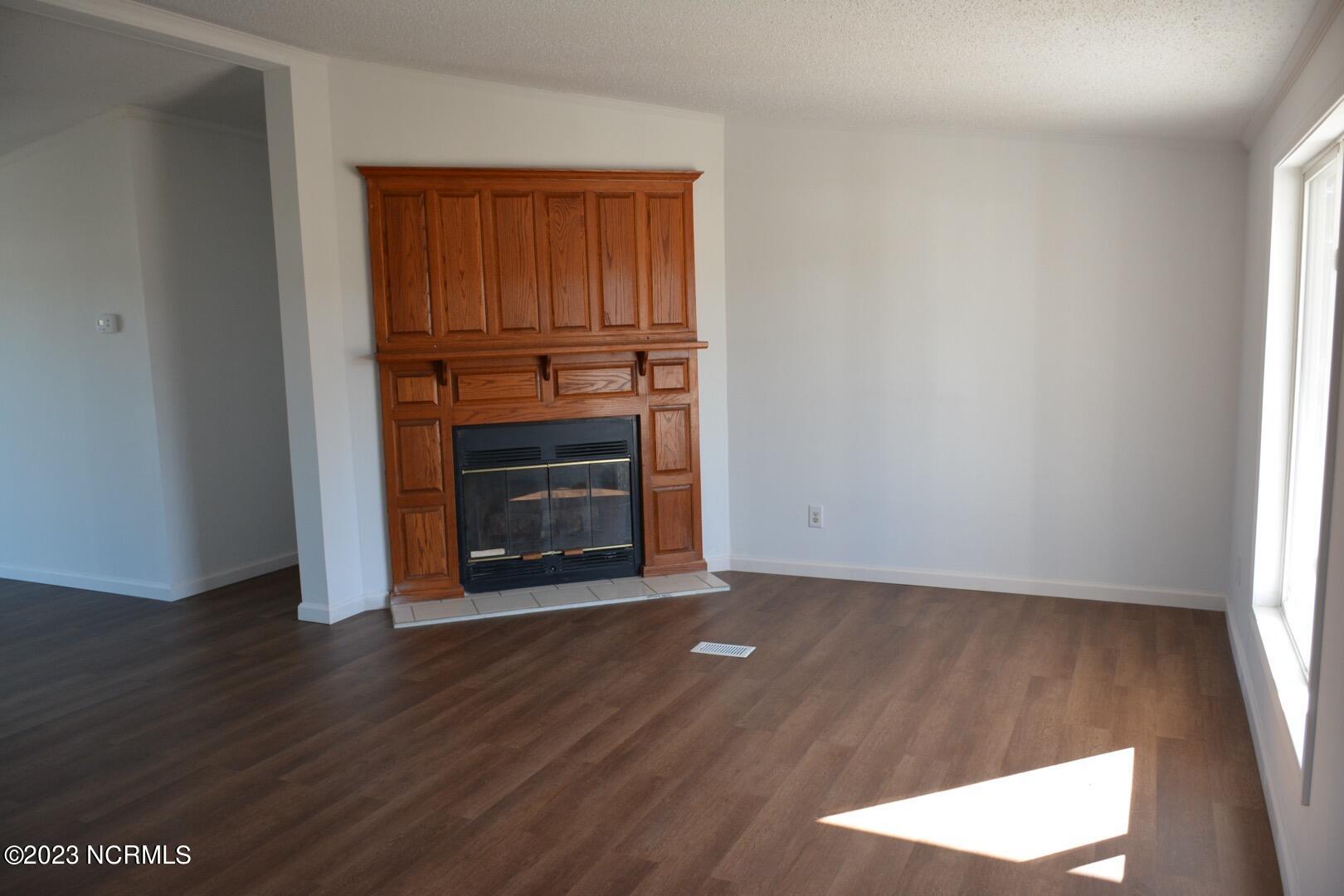 4709 Lobelia Road Vass, NC 28394 - Photo 12 of 30 Living Room