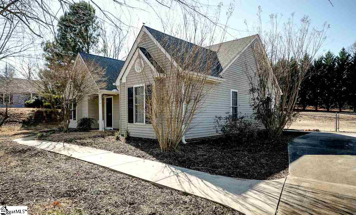105 Periwinkle Court Pendleton, SC 29670 - Photo 2 of 21